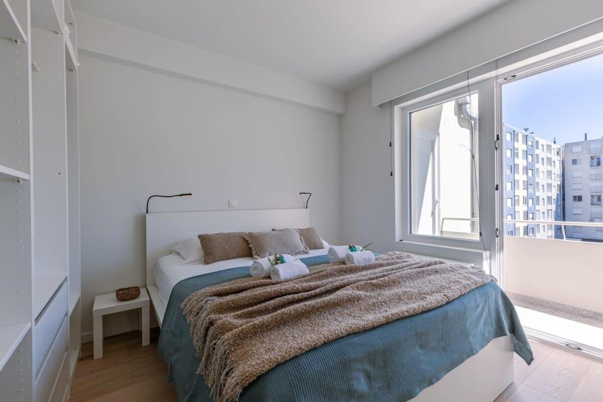 Huswell - Lovely Apartment With Lateral Sea View And Parking Oostende Exteriör bild